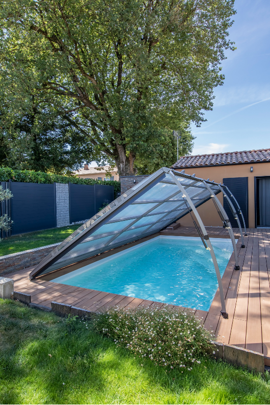 découvrez les dernières innovations en matière d'abris de piscine : design moderne, fonctionnalités avancées et matériaux écoresponsables pour protéger votre espace aquatique tout en le sublimant.