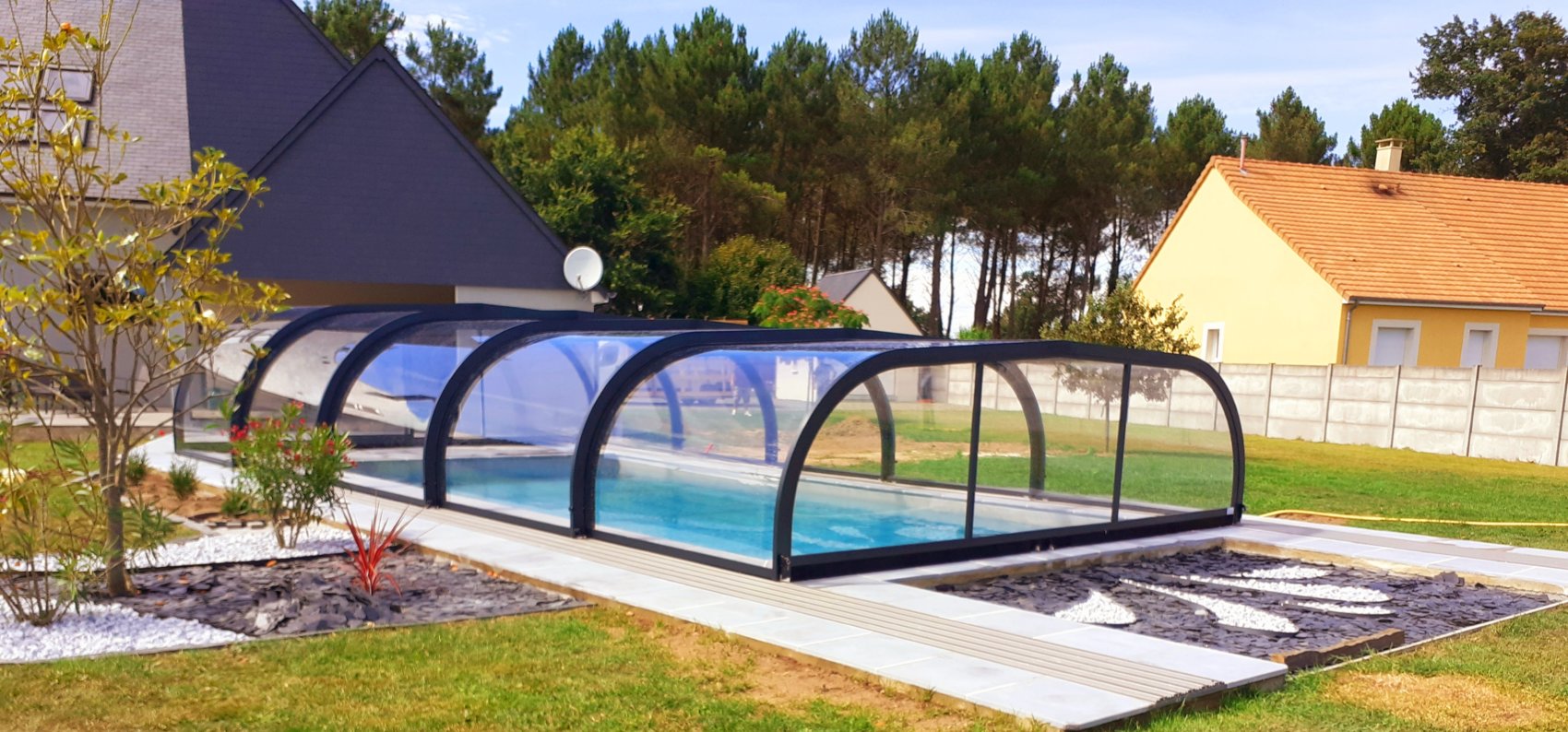 démystifiez les idées reçues sur les abris de piscine énergétiques. découvrez comment choisir un abri qui optimise l'efficacité énergétique de votre piscine, tout en offrant sécurité et confort. éclairez-vous sur les bénéfices réels et les mythes entourant l'utilisation de ces équipements.