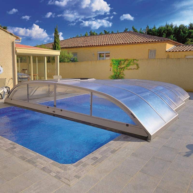 découvrez notre sélection d'abris de piscine qui allient esthétisme et praticité. protégez votre piscine des intempéries tout en prolongeant vos baignades grâce à nos modèles innovants et adaptés à tous les espaces.